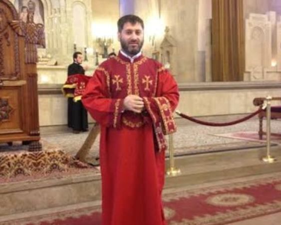 Порно Россияне сняли в армянской церкви - albatrostag.ru